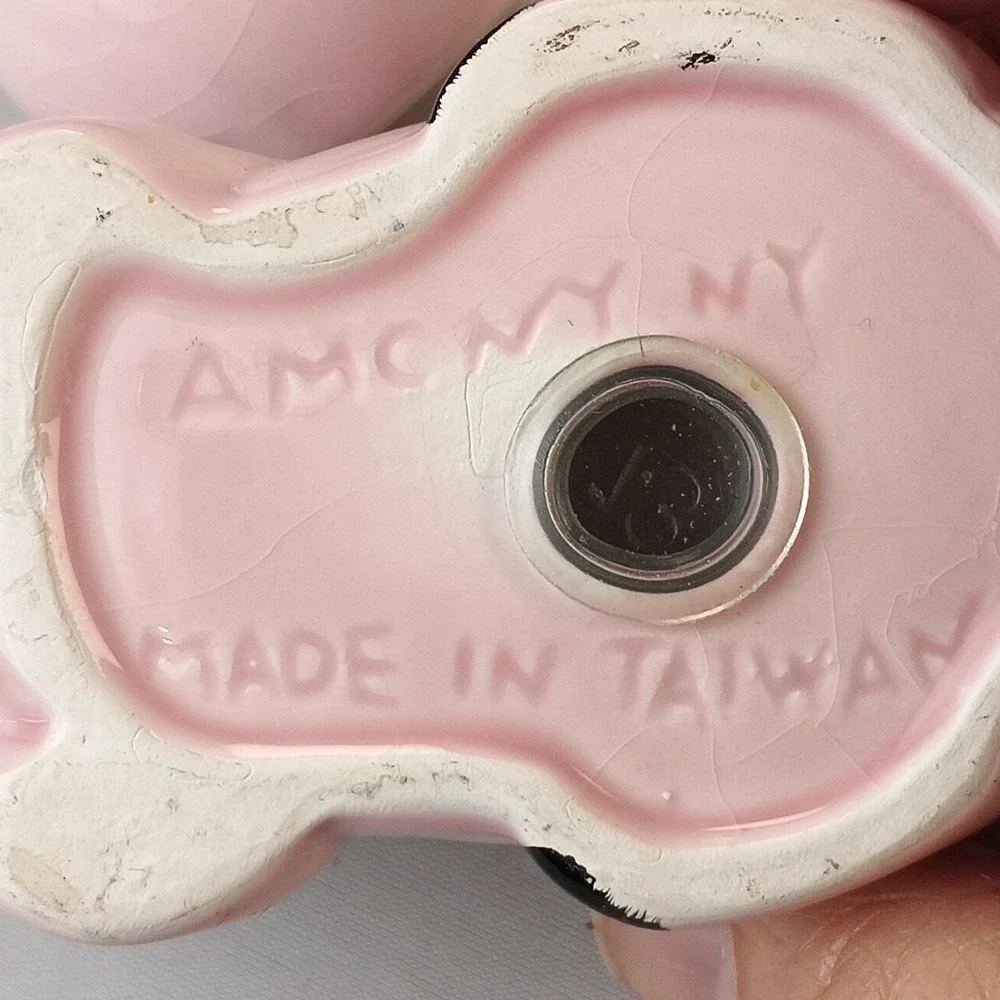 Vintage Adorable Fits Together Pink Pigs Ceramic Salt & Pepper Shakers